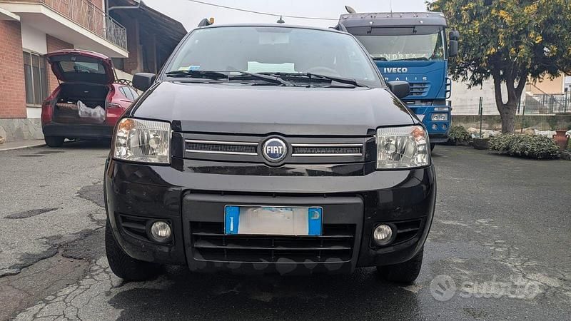 Nero Usata 2007 Fiat Panda 4x4 Climbing Due volumi | 6200 € - Immagine 1/4