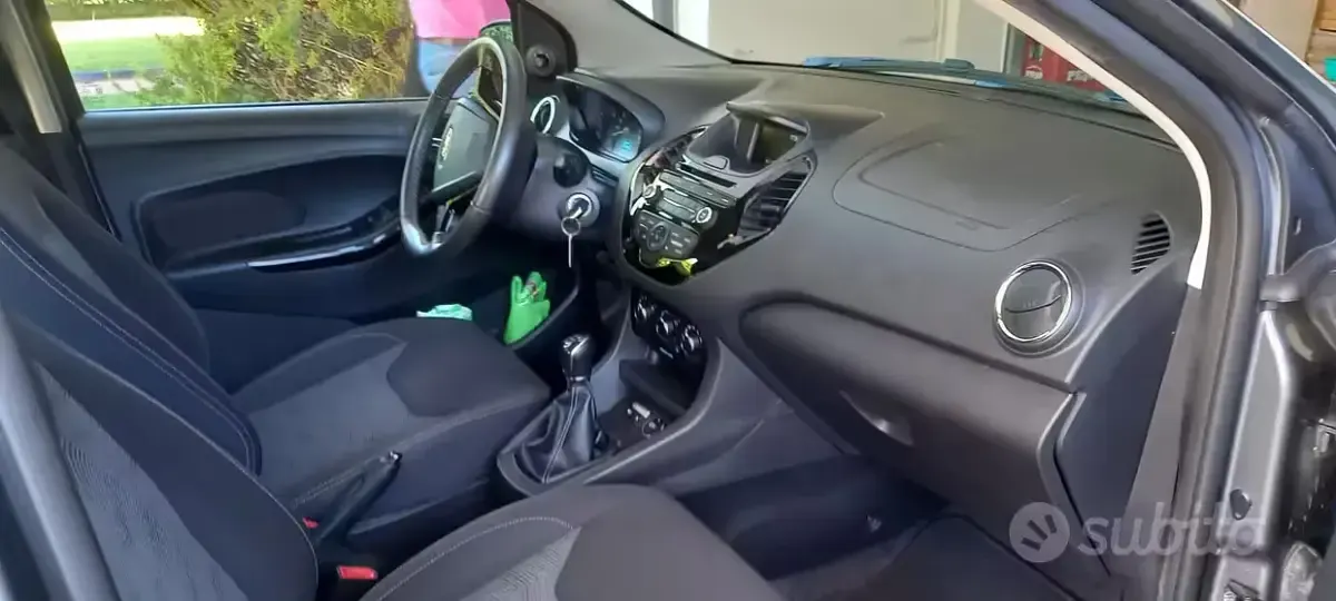 Usata Ford Ka Plus 71 CV (52 kW) 2017 Grigio Utilitaria