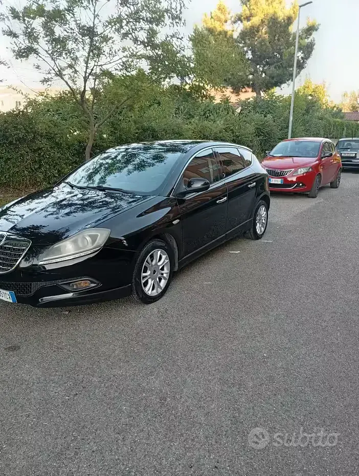 Usata Lancia Delta 120 CV (88 kW) 2011 Nero Utilitaria