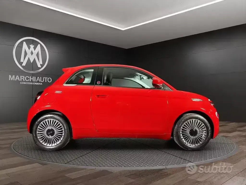 Neu Fiat 500 65 PS (47 kW) 2026 Rot Limousine