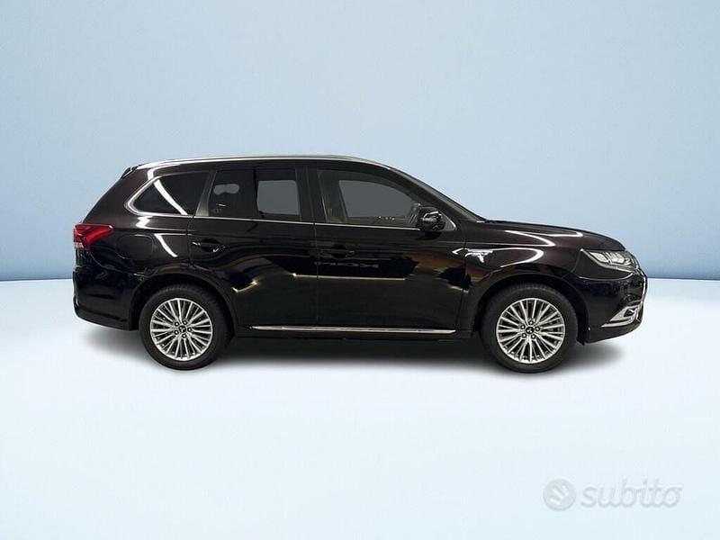Usata Mitsubishi Outlander P-HEV 224 CV (164 kW) 2019 Nero SUV
