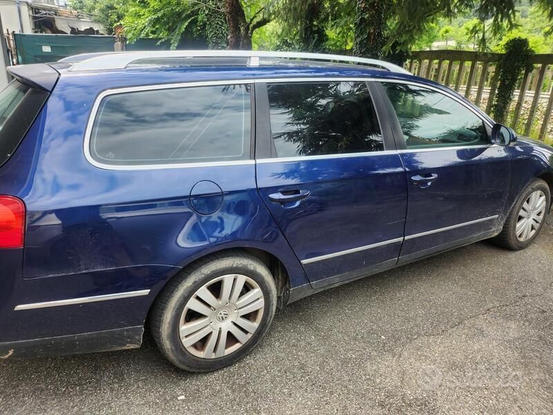 Usata VW Passat 140 CV (102 kW) 2008 Blu Station wagon