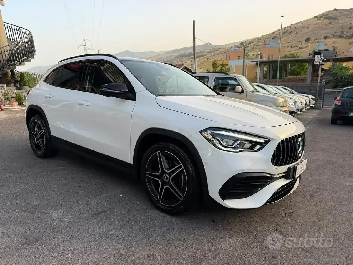 Usata Mercedes GLA200 Premium 150 CV (110 kW) 2023 Bianco SUV