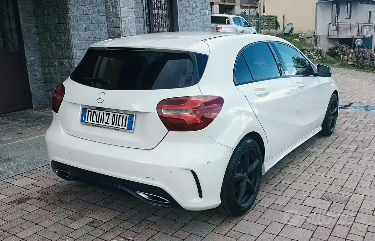 Usata Mercedes A200 AMG line 136 CV (100 kW) 2018 Bianco Berlina