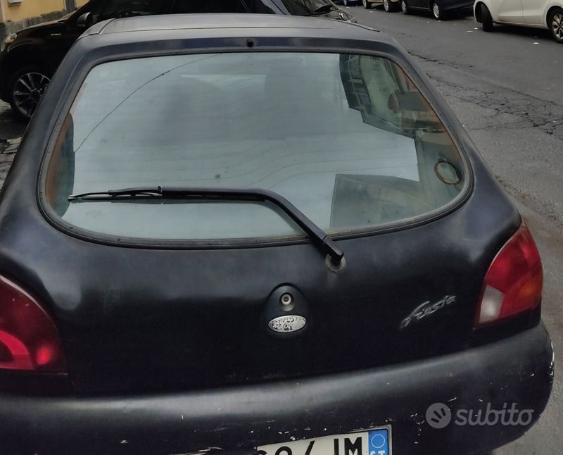 Nero Usata 1997 Ford Fiesta Due volumi | 249 € (Super prezzo) - Immagine 1/4