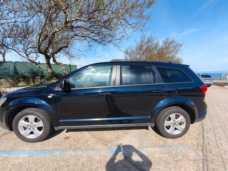 Usata Fiat Freemont 140 CV (102 kW) 2011 Blu SUV