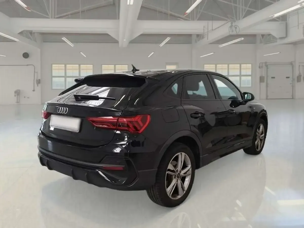 Usata Audi Q3 Sportback S-Line 150 CV (110 kW) 2023 Nero SUV