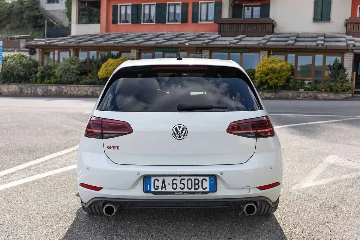 Usata VW Golf VII GTI 245 CV (180 kW) 2019 Bianco Berlina
