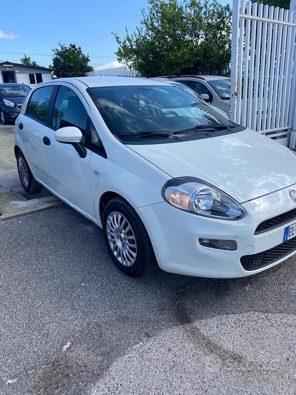 Usata Fiat Punto Lounge 75 CV (55 kW) 2012 Bianco Berlina