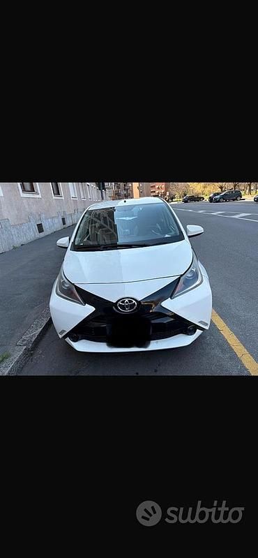 Usata Toyota Aygo Cool 69 CV (50 kW) 2017 Bianco Utilitaria