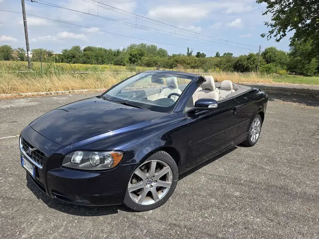 Begagnad Volvo C70 Momentum 184 HK (135 kW) 2008 Blå Cab