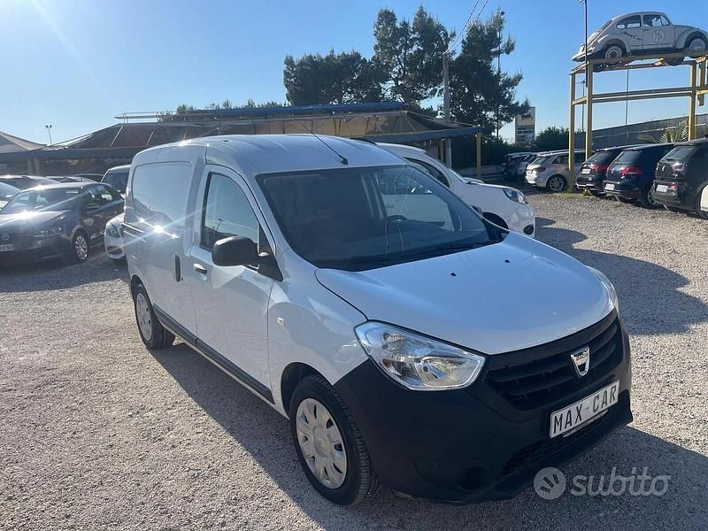 Usata Dacia Dokker Essentiel 75 CV (55 kW) 2019 Bianco Monovolume
