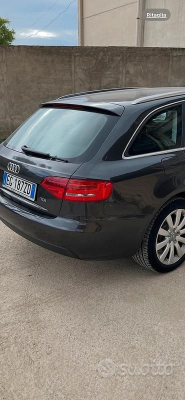 Usata Audi A4 143 CV (105 kW) 2011 Nero Station wagon