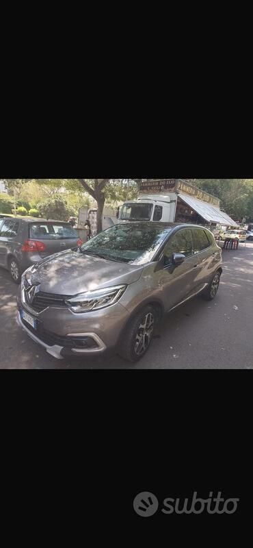 Usata Renault Captur 95 CV (69 kW) 2019 Grigio SUV