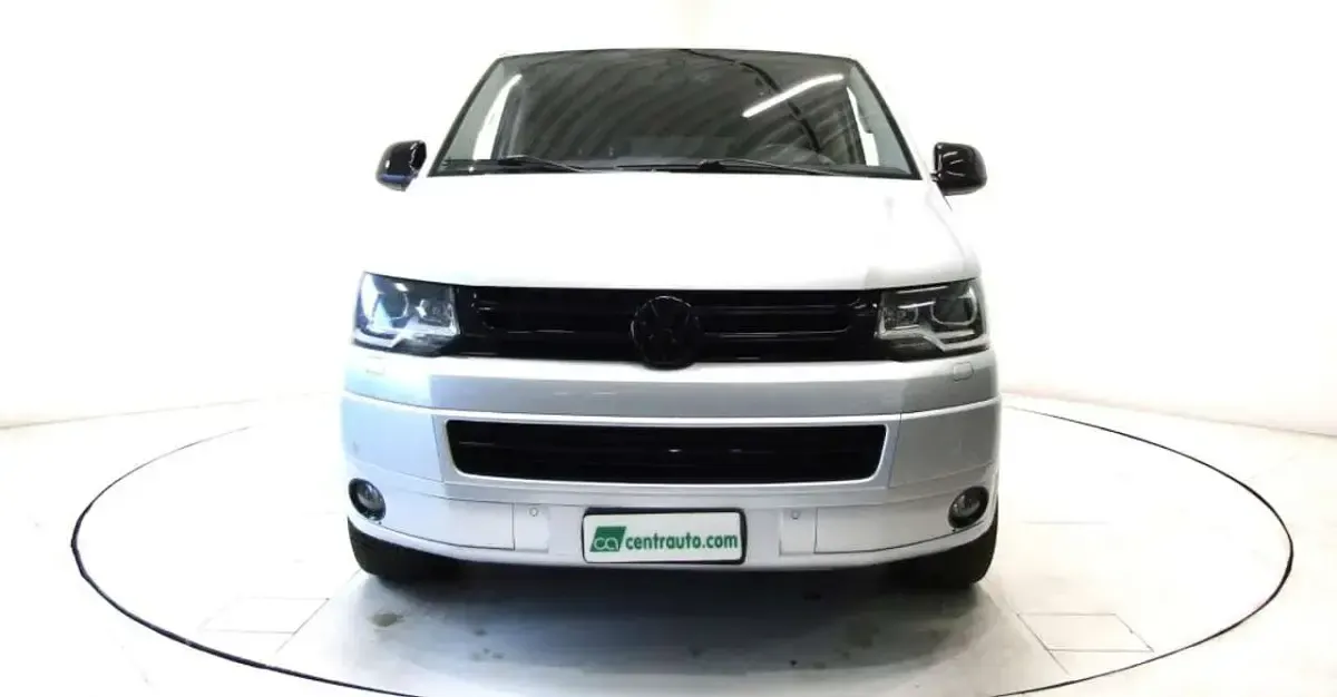 Usata VW Multivan Highline 179 CV (131 kW) 2011 Argento Monovolume