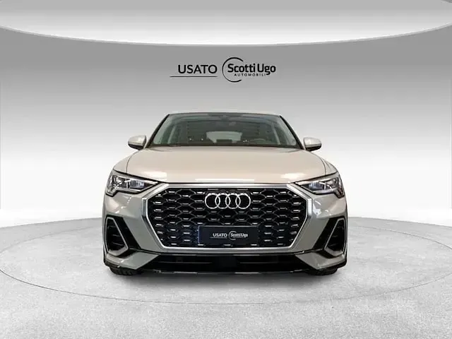 Usata Audi Q3 Sportback S-Line 150 CV (110 kW) 2023 Argento rugiada metallizzato SUV