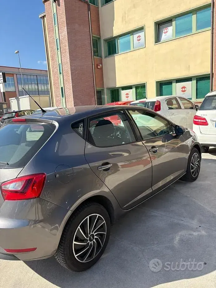 Usata Seat Ibiza 75 CV (55 kW) 2016 Grigio Berlina