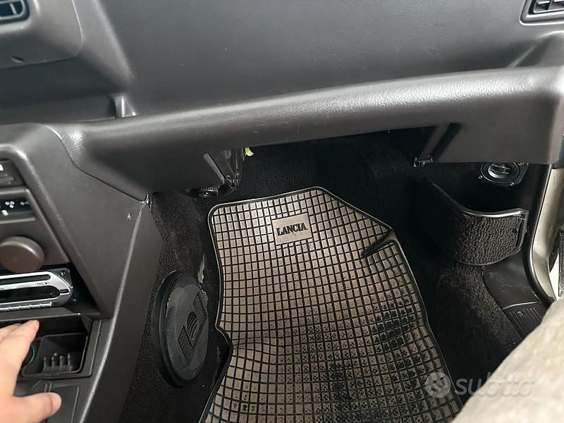 Usata Lancia Prisma 78 CV (57 kW) 1986 Oro Berlina