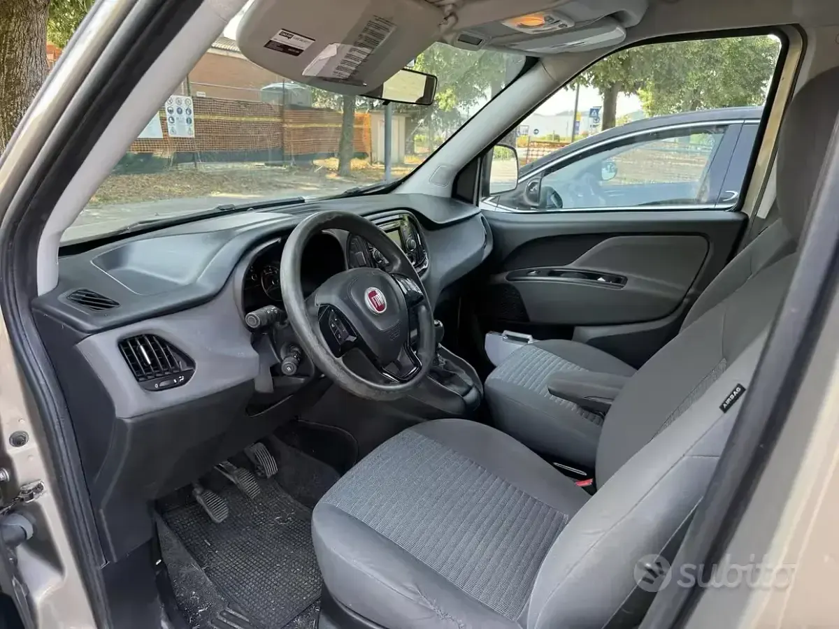 Usata Fiat Doblò 120 CV (88 kW) 2018 Giallo Monovolume