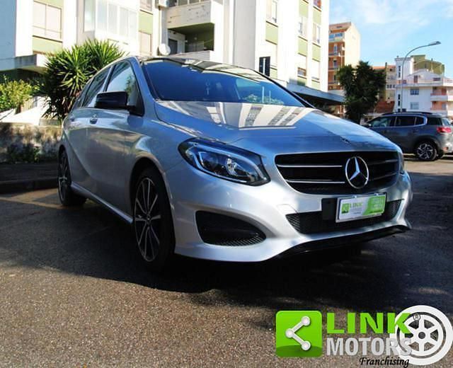 Usata Mercedes B180 Premium 109 CV (80 kW) 2017 Grigio Monovolume