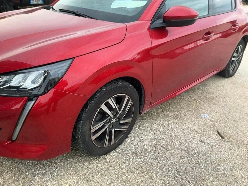 Usata Peugeot 208 Allure 75 CV (55 kW) 2021 Rosso Utilitaria