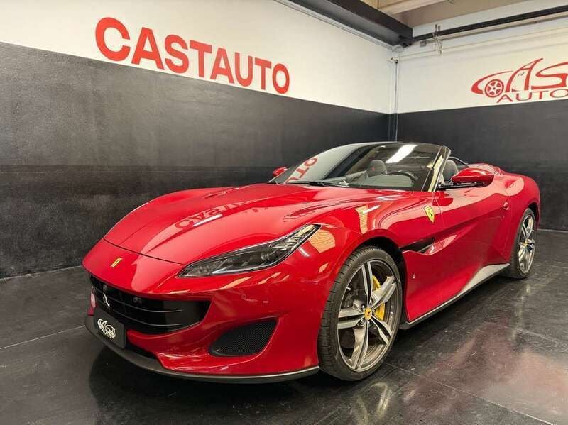 Usata Ferrari Portofino 600 CV (441 kW) 2019 Rosso Cabrio