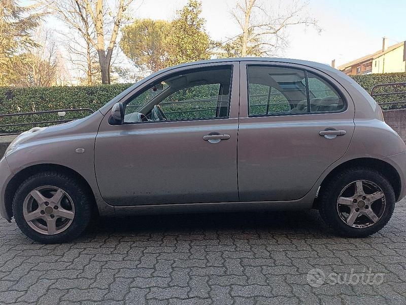 Usata Nissan Micra 80 CV (58 kW) 2005 Grigio Utilitaria