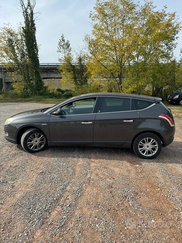 Usata Lancia Delta 105 CV (77 kW) 2012 Utilitaria