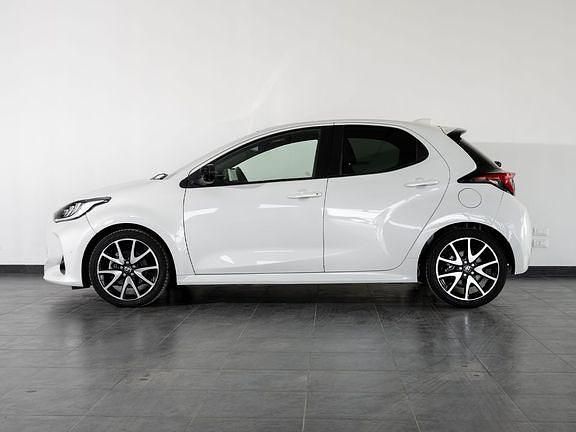 Usata Toyota Yaris Hybrid Lounge 115 CV (84 kW) 2021 Bianco Berlina