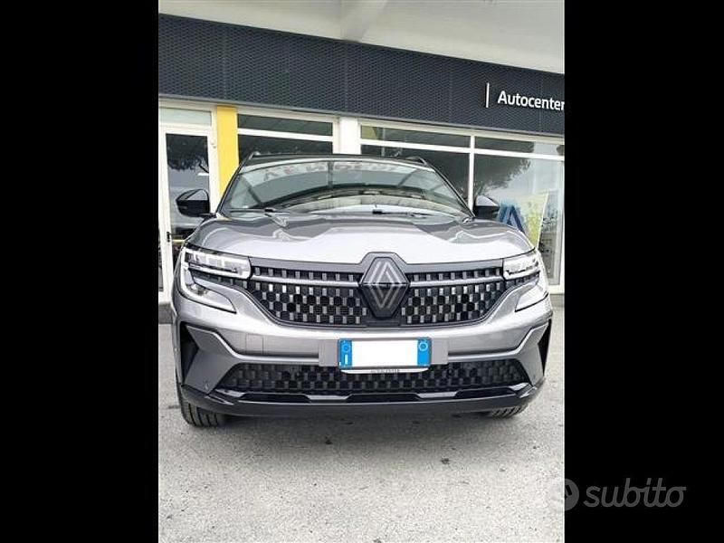 Usata Renault Austral Techno Esprit Alpine 200 CV (147 kW) 2023 Grigio metallizzato SUV