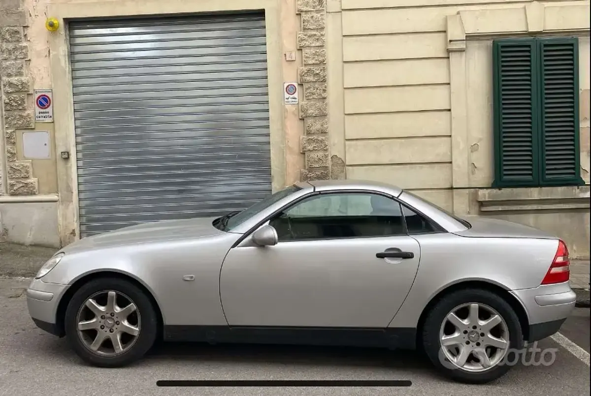 Usata Mercedes SLK230 193 CV (141 kW) 1998 Grigio Cabrio