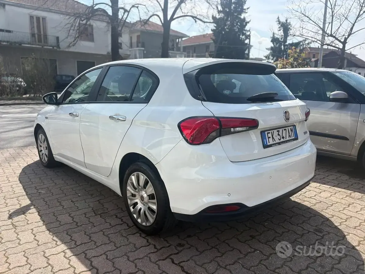 Usata Fiat Tipo Easy 95 CV (69 kW) 2017 Bianco Berlina