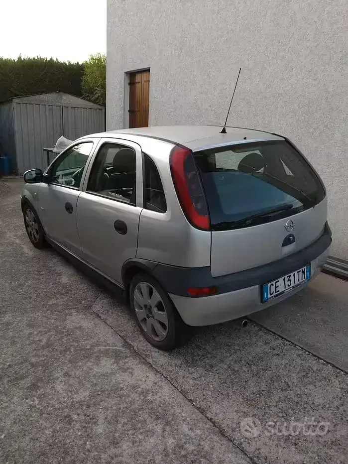Usata Opel Corsa 75 CV (55 kW) 2003 Grigio Utilitaria