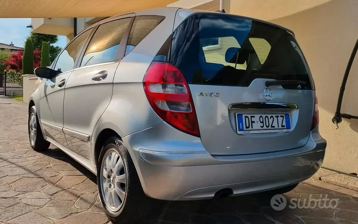 Usata Mercedes A150 Elegance 95 CV (69 kW) 2004 Grigio Monovolume