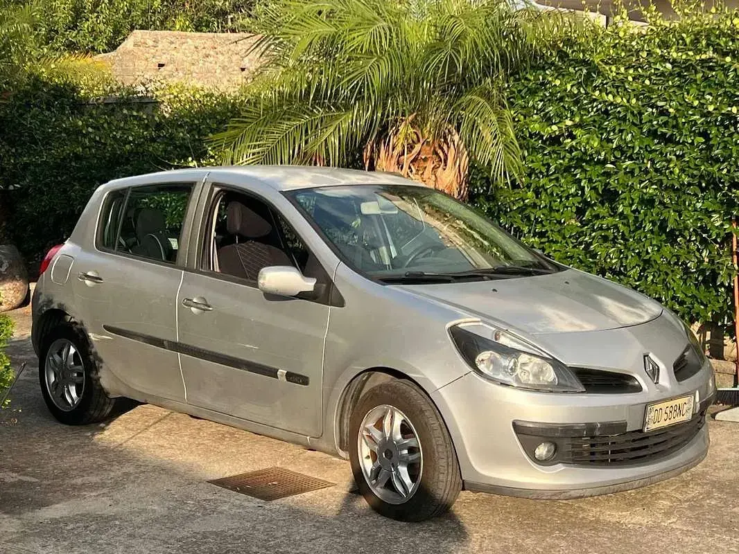 Usata Renault Clio III 86 CV (63 kW) 2006 Grigio Berlina