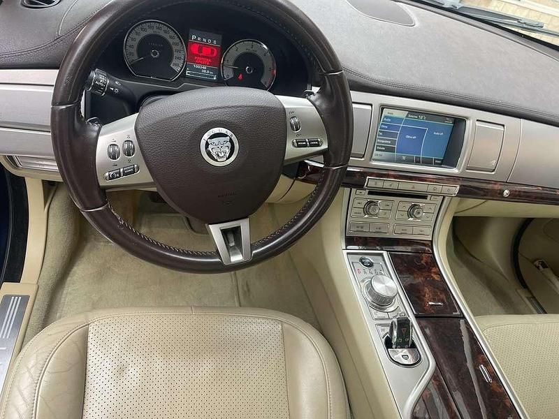 Usata Jaguar XF Premium Luxury 275 CV (202 kW) 2011 Berlina