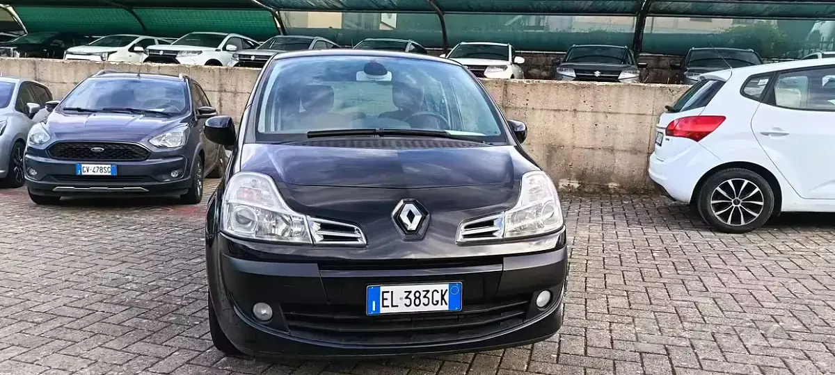Usata Renault Modus 75 CV (55 kW) 2012 Nero Monovolume