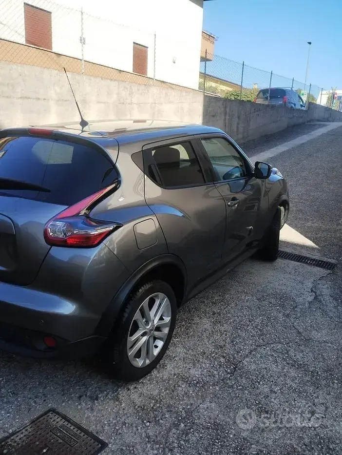 Usata Nissan Juke 110 CV (80 kW) 2017 Grigio SUV