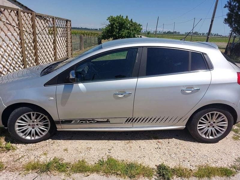 Usata 2008 Fiat Bravo Sport Due volumi | 3200 € (Buon prezzo) - Immagine 1/4