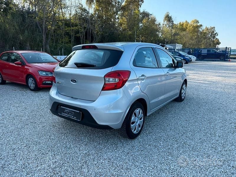 Usata Ford Ka 71 CV (52 kW) 2017 Grigio Berlina