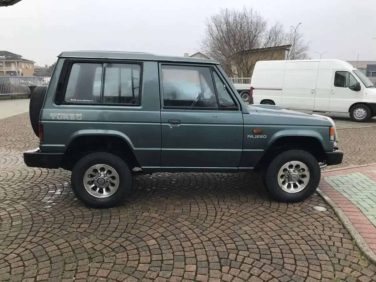 Usata Mitsubishi Pajero 95 CV (69 kW) 1990 Verde SUV