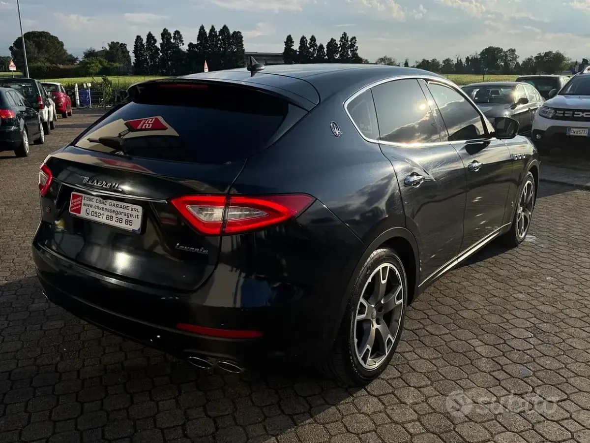 Usata Maserati Levante GranLusso 250 CV (183 kW) 2018 Grigio SUV