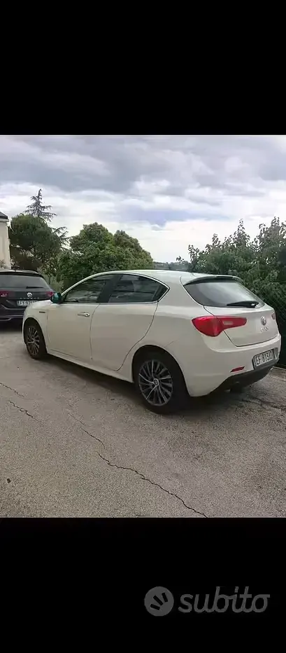 Usata Alfa Romeo Giulietta 170 CV (125 kW) 2010 Bianco Utilitaria