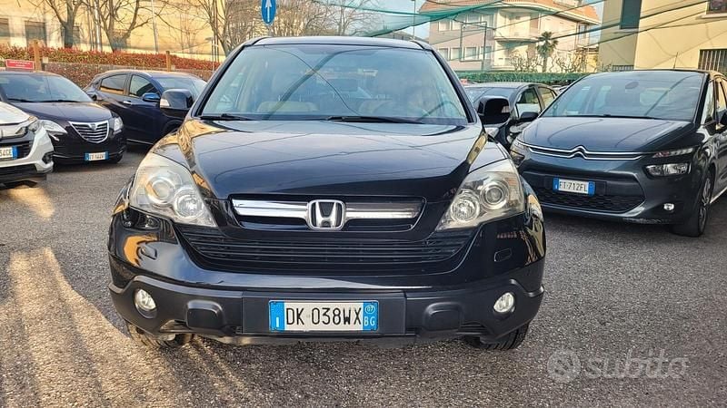Nero Usata 2007 Honda CR-V SUV | 3900 € (Buon prezzo) - Immagine 1/4