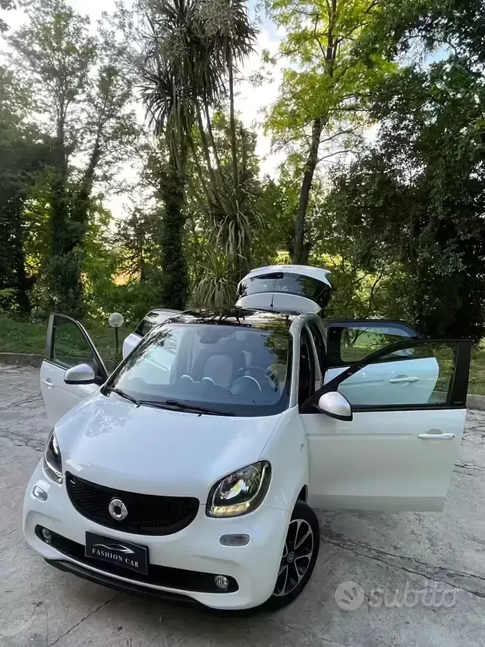 Begagnad Smart ForFour Passion 71 HK (52 kW) 2016 Vit Halvkombi