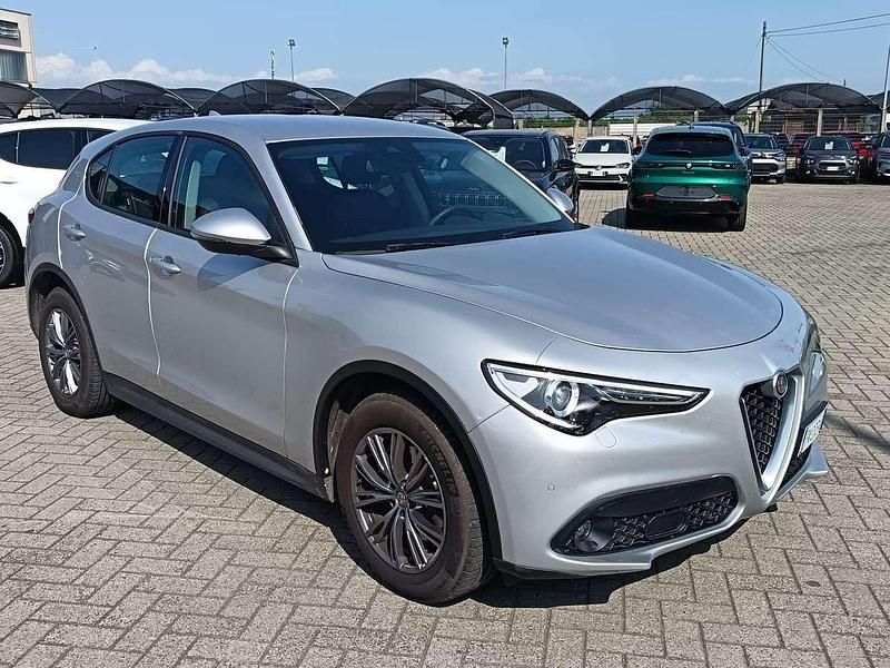 Usata Alfa Romeo Stelvio Executive 180 CV (132 kW) 2017 Argento SUV
