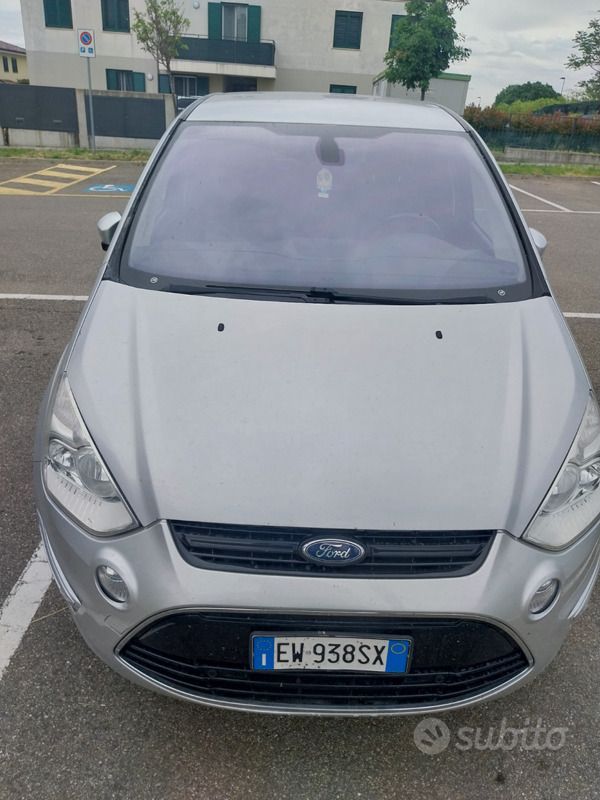 Usata Ford S-MAX 163 CV (119 kW) 2014 Grigio Monovolume