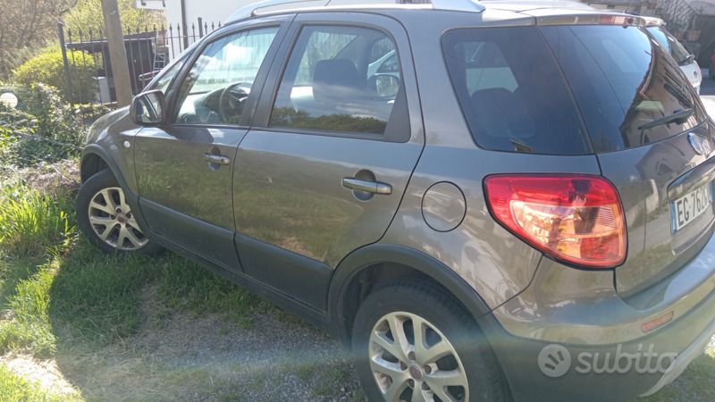 Usata Fiat Sedici 2011 Marrone SUV