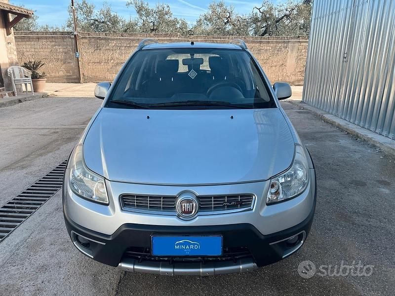 Grigio Usata 2010 Fiat Sedici SUV | 3300 € (Buon prezzo) - Immagine 1/4