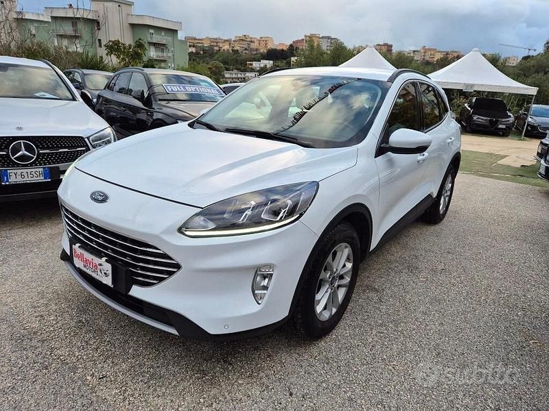 Usata Ford Kuga Titanium 120 CV (88 kW) 2022 Bianco SUV